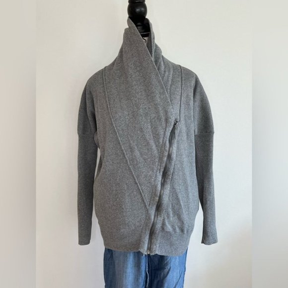 Monk & Lou diagonal zip sweater, size medium (0120) - Picture 2 of 10